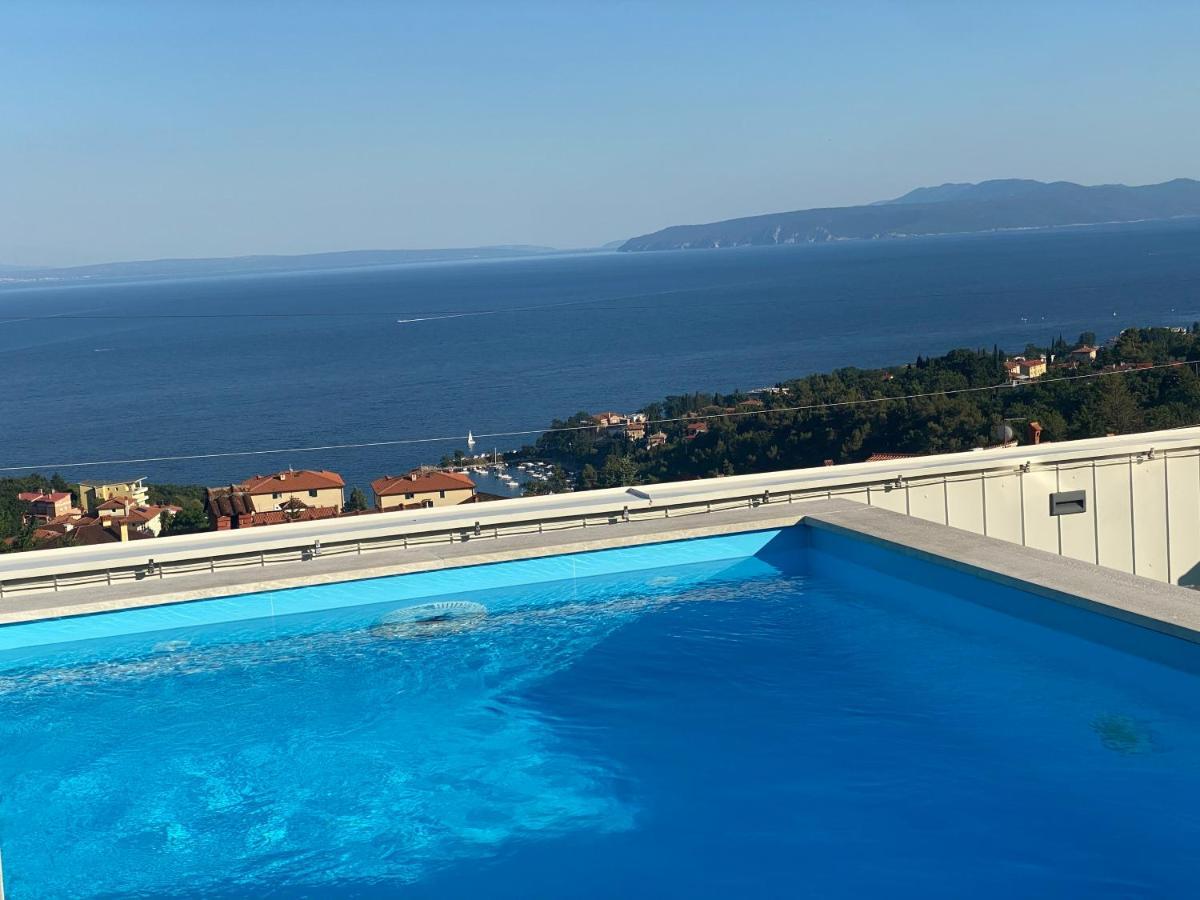 Apartment Lui With Rooftop Swimming Pool Ičići Εξωτερικό φωτογραφία